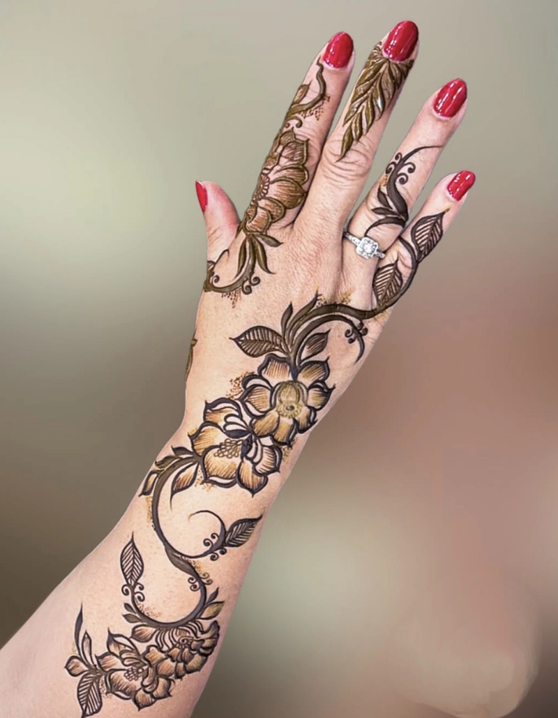 3d mehndi design back hand arabic for girl image