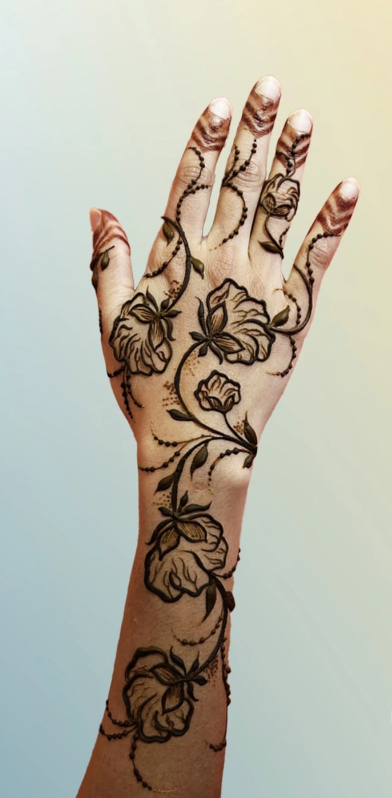 3d mehndi design back hand arabic