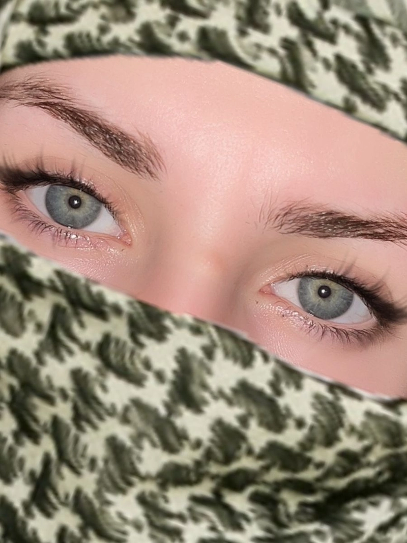 Blue cute eyes girl dp