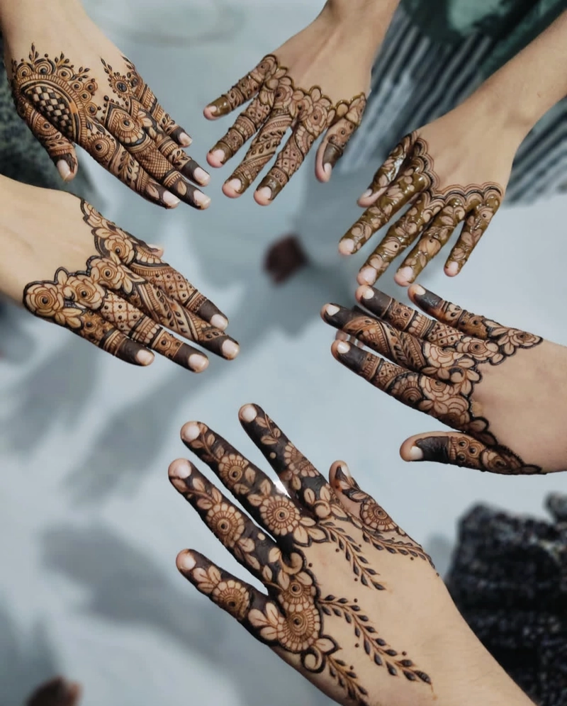 aesthetic mehndi design back hand simple hand