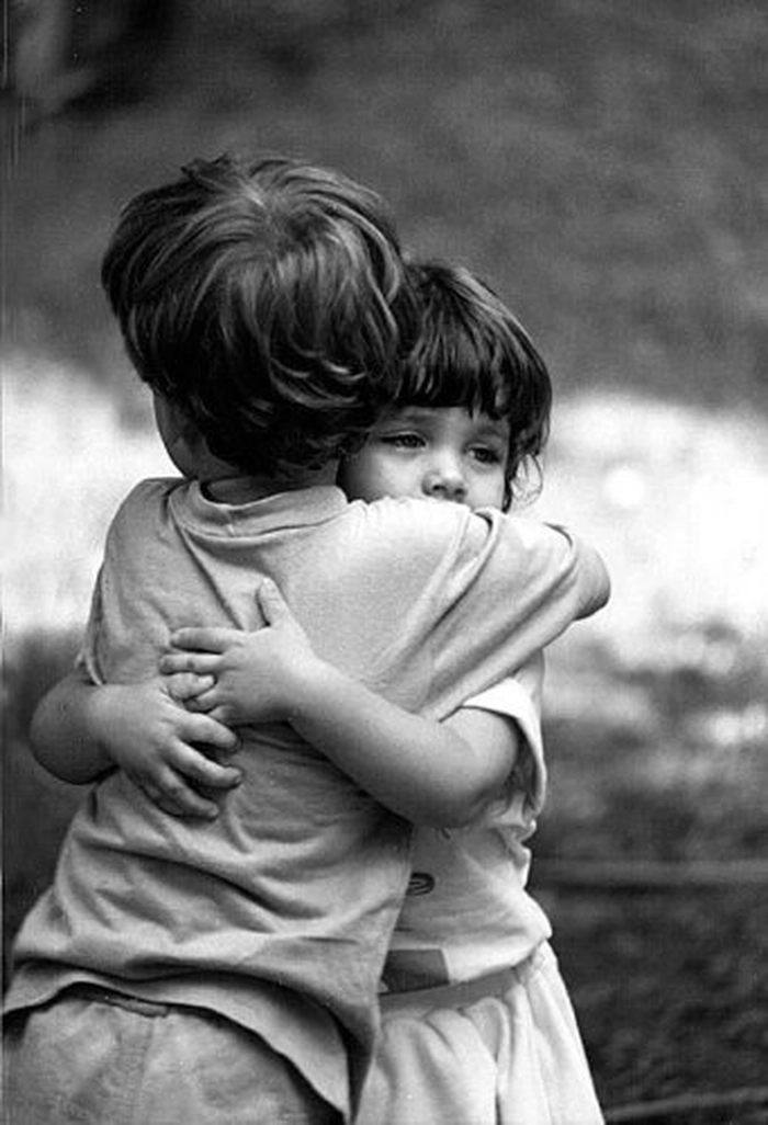baby hugs dp