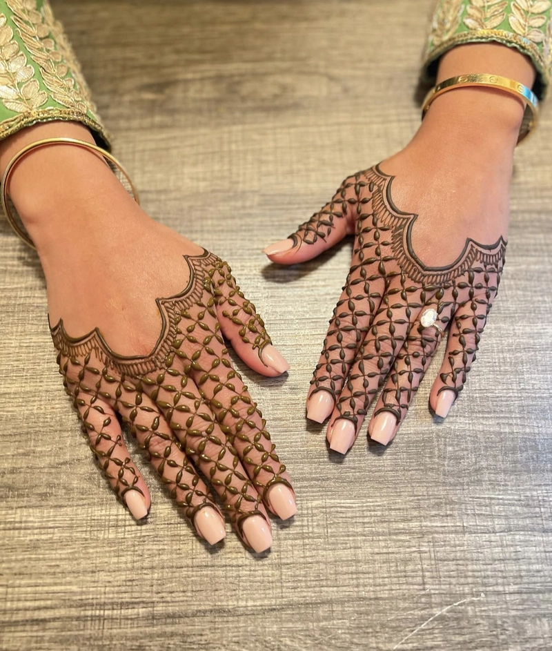 back checks mehndi design