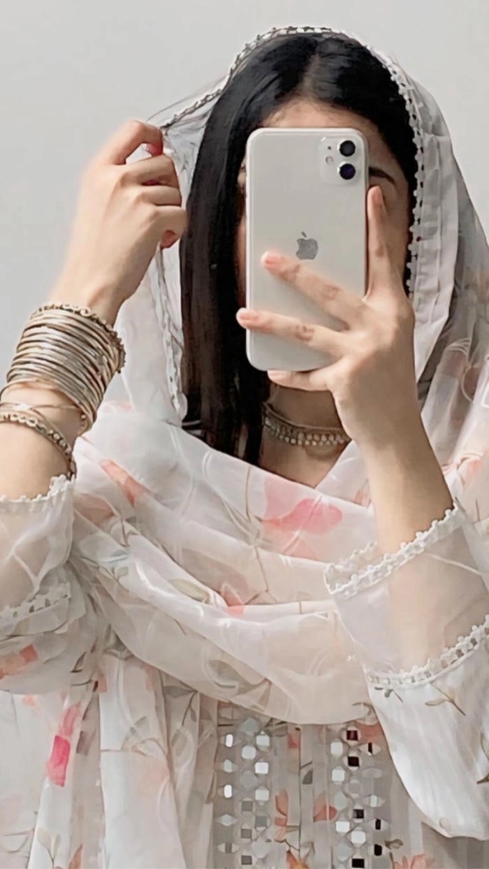 best hidden face girls dp in working office