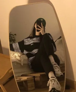 black mirror selfie dp