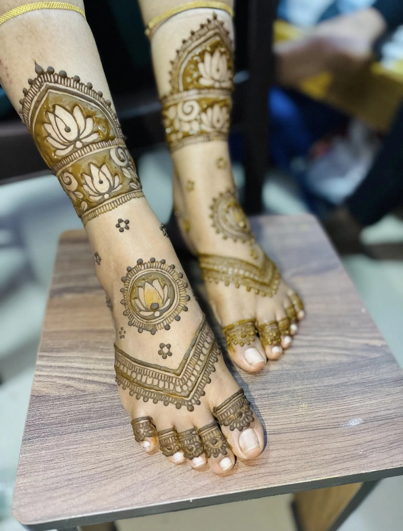 bridal mehndi design pair ka