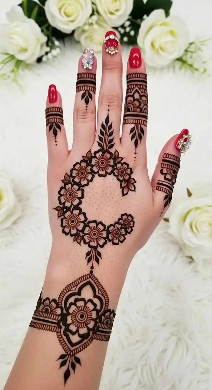 c name letter mehndi design