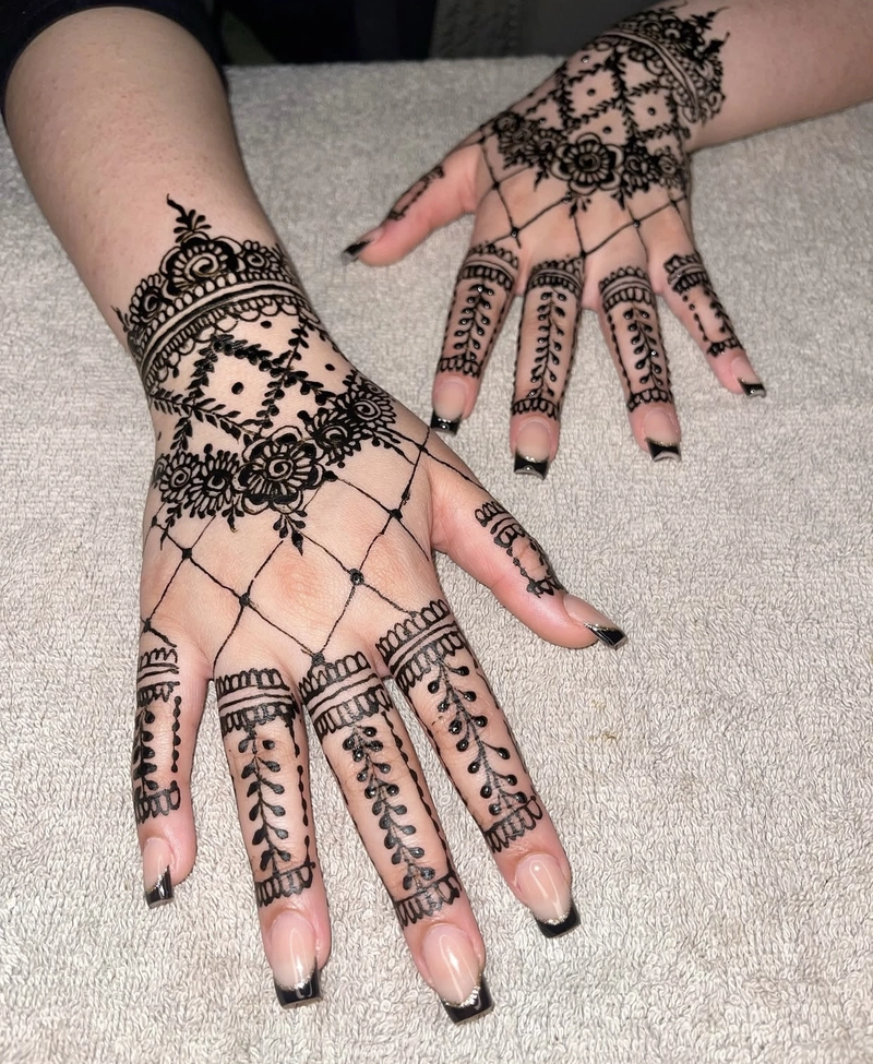 checks mehndi design easy
