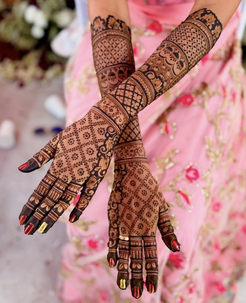 checks mehndi design for front hand