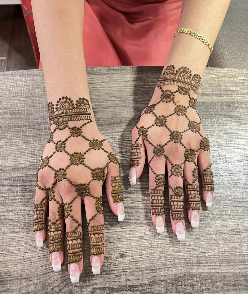 checks mehndi design simple