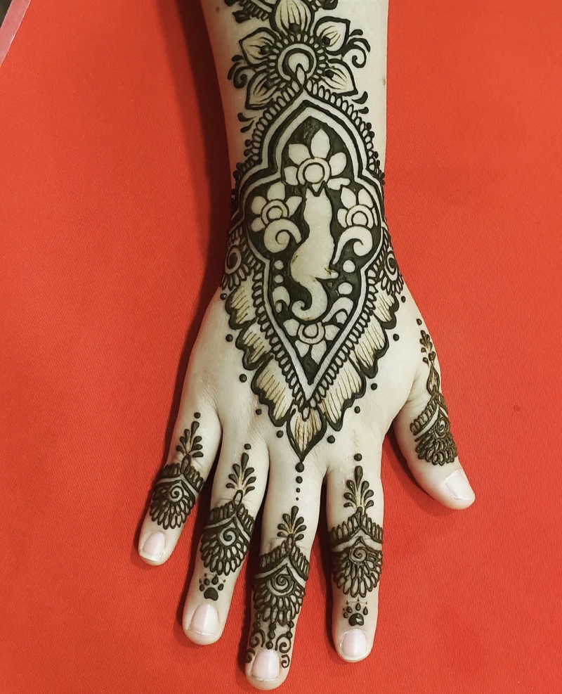 cute cat mehndi design simple