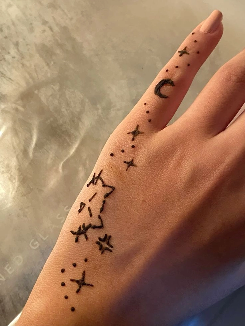 cute cat mehndi design
