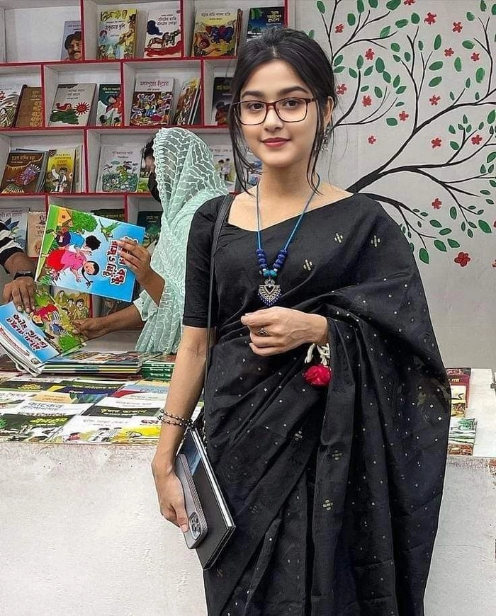 cute saree girl profile