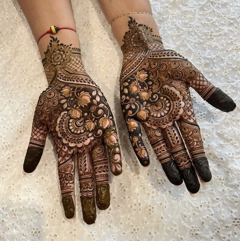 design front hand photo