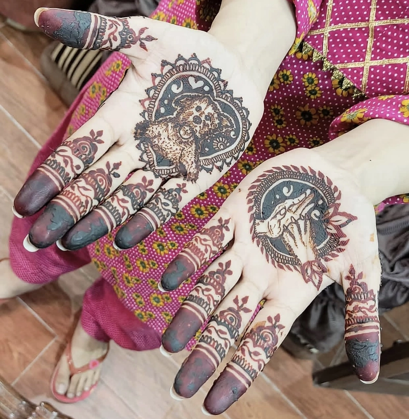 dog leg mehndi design pic