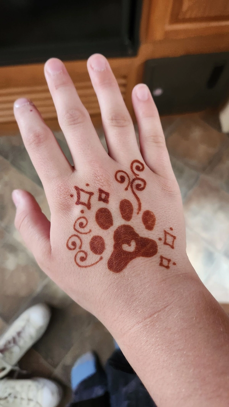dog lover mehndi design