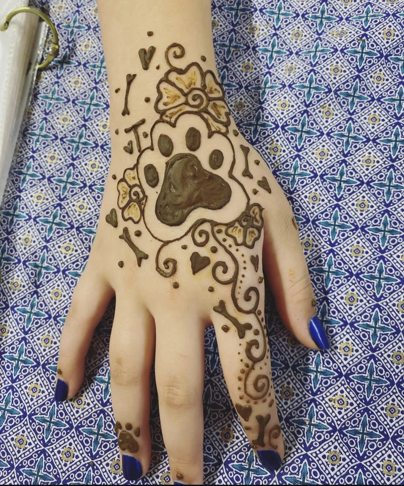 dog mehndi design simple