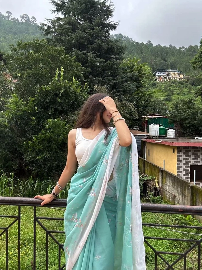 fb dp for girls saree