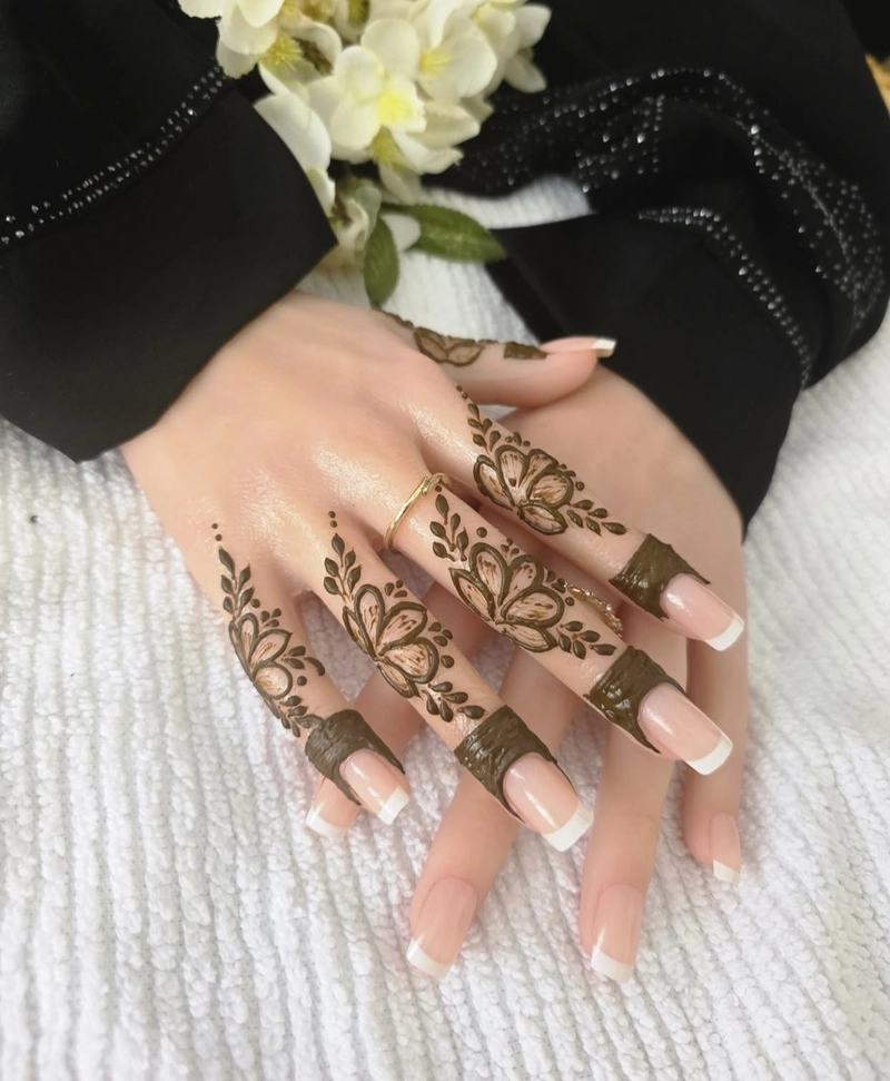 finger only mehndi design