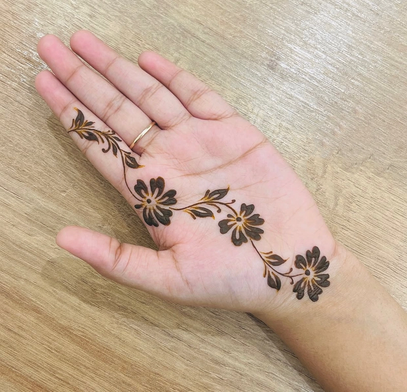 floral simple mehndi design