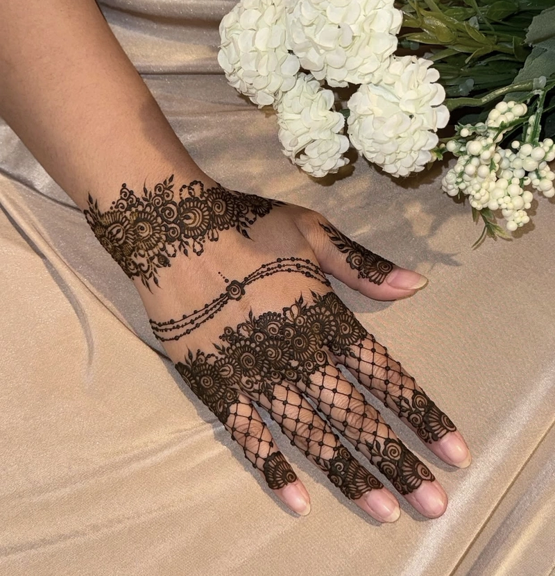 flower checks mehndi design