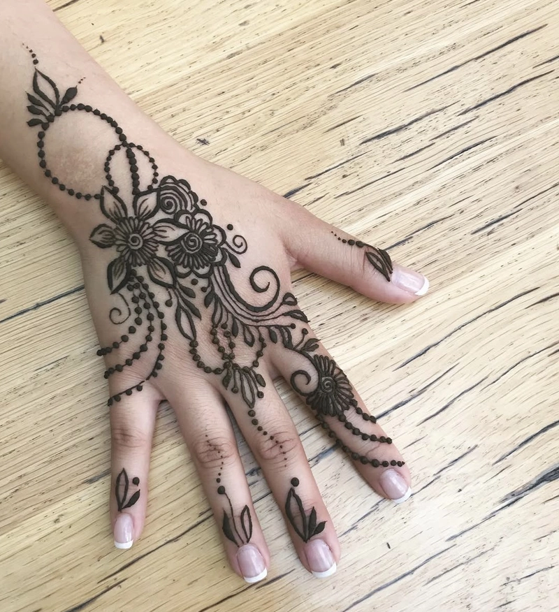 flower jewellery for mehendi