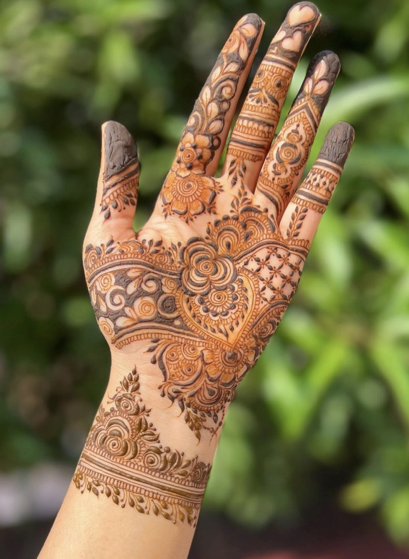 front hand unique mehndi designs