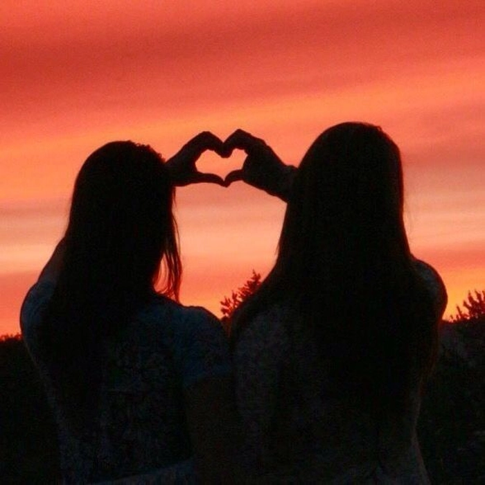 girls friendship dp