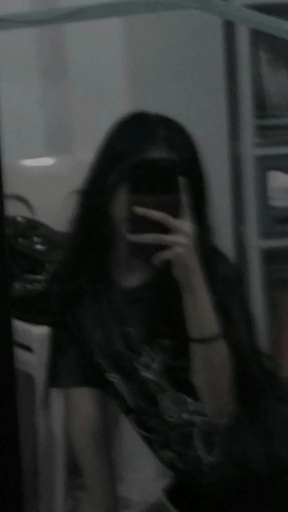 hd blur girl pic