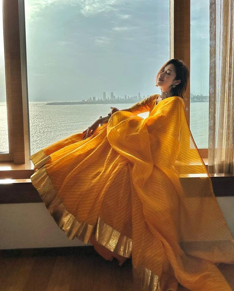 hidden face attitude yellow dress dp