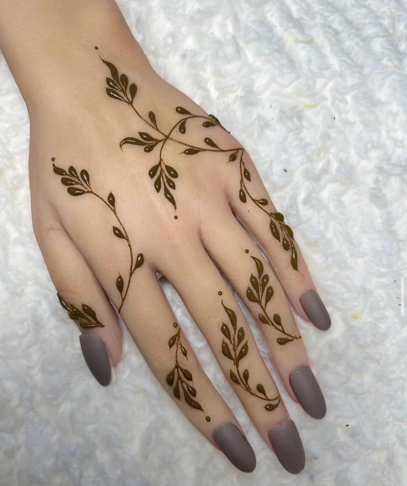 indo western mehndi design back hand