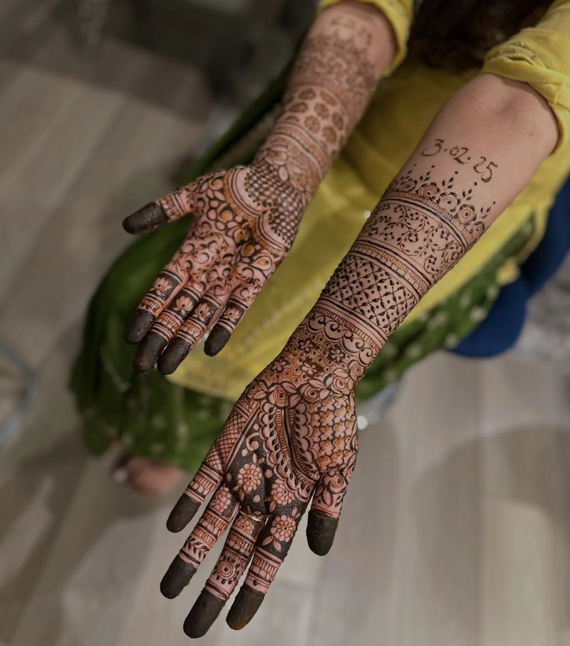 jaal mehndi design for front hand