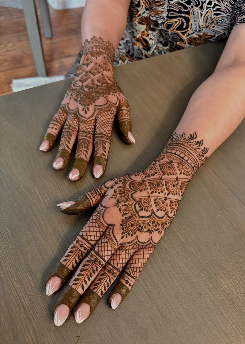 jaal wali mehndi design