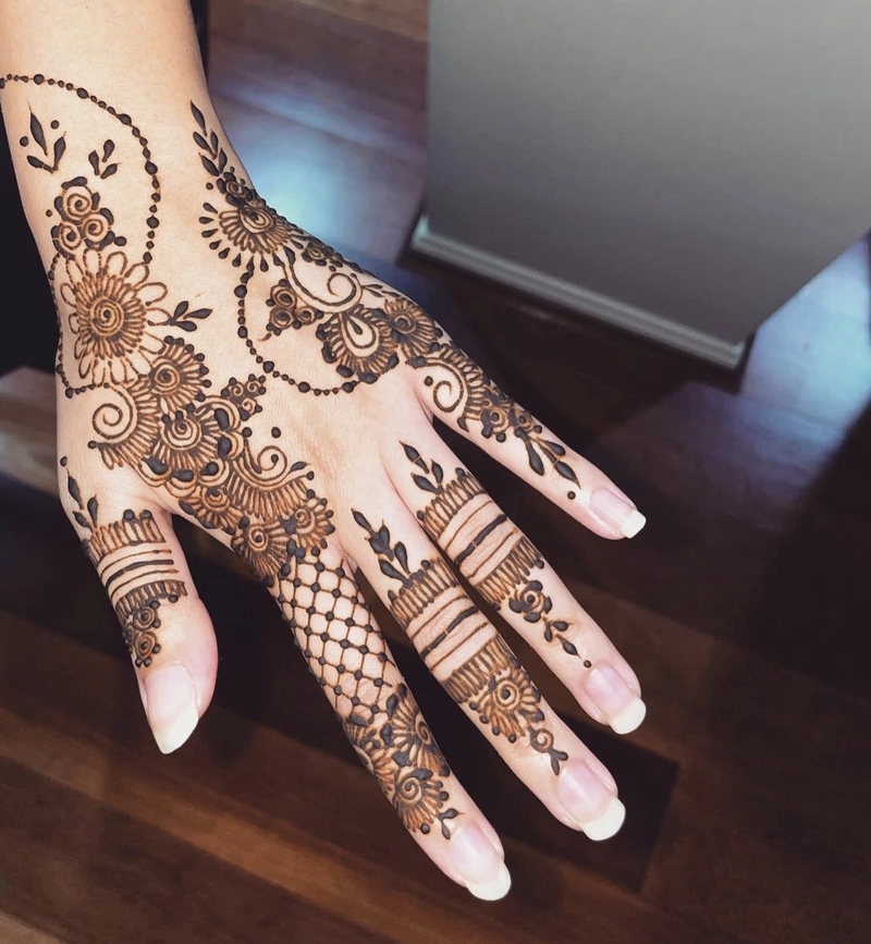 jewellery mehndi design back hand