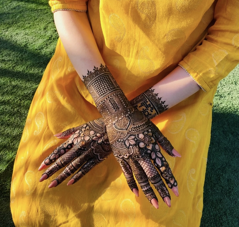 kashees mehndi design back hand simple