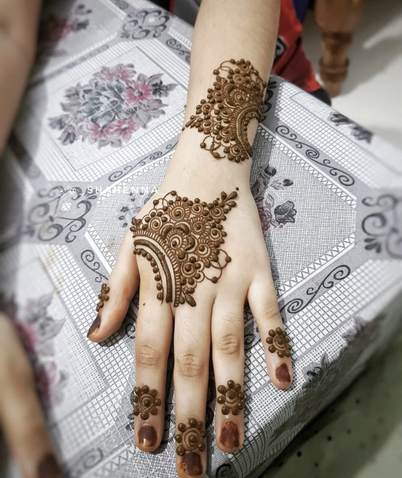 latest mehndi designs for kids