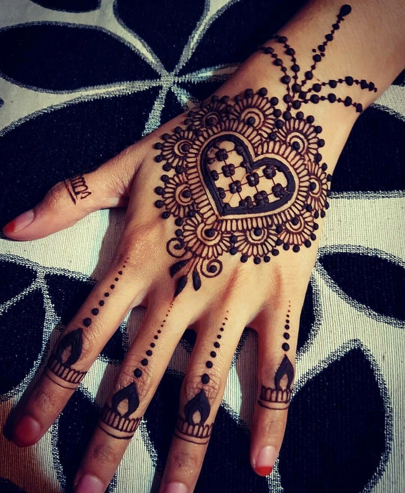 love mehndi design photo simple back hand