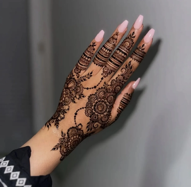 mehandi ki design upper hand