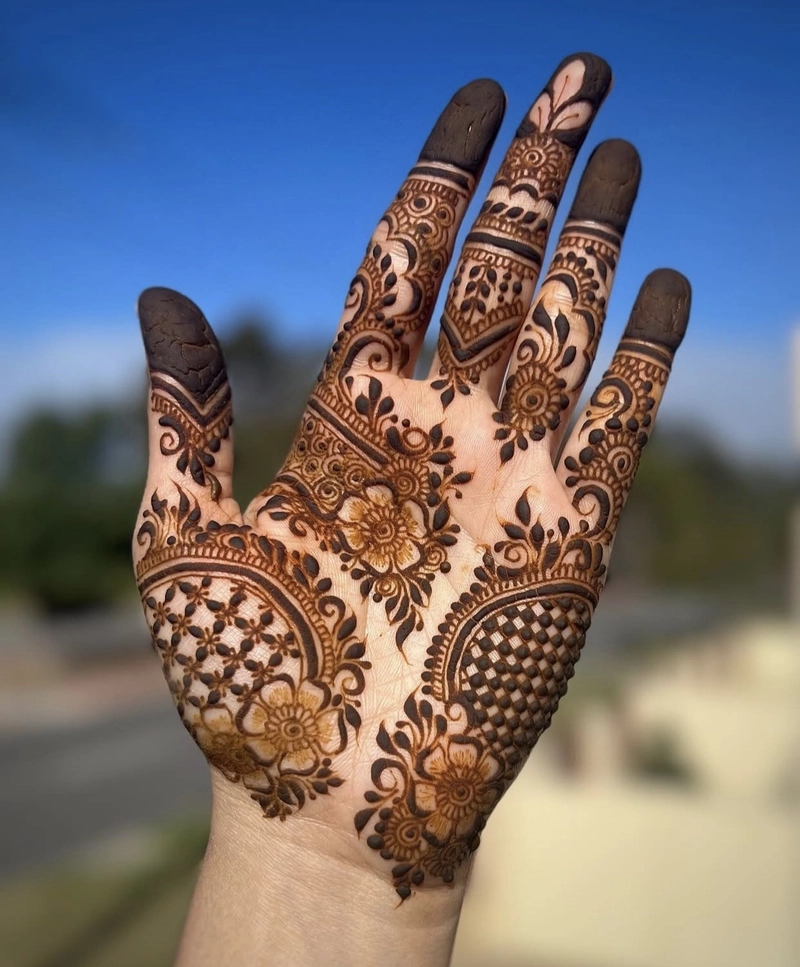 mehndi design bail front hand