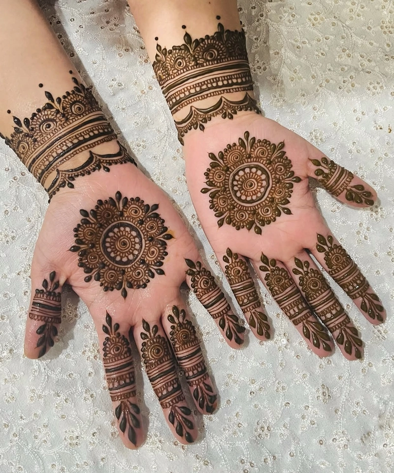 mehndi design front hand stylish