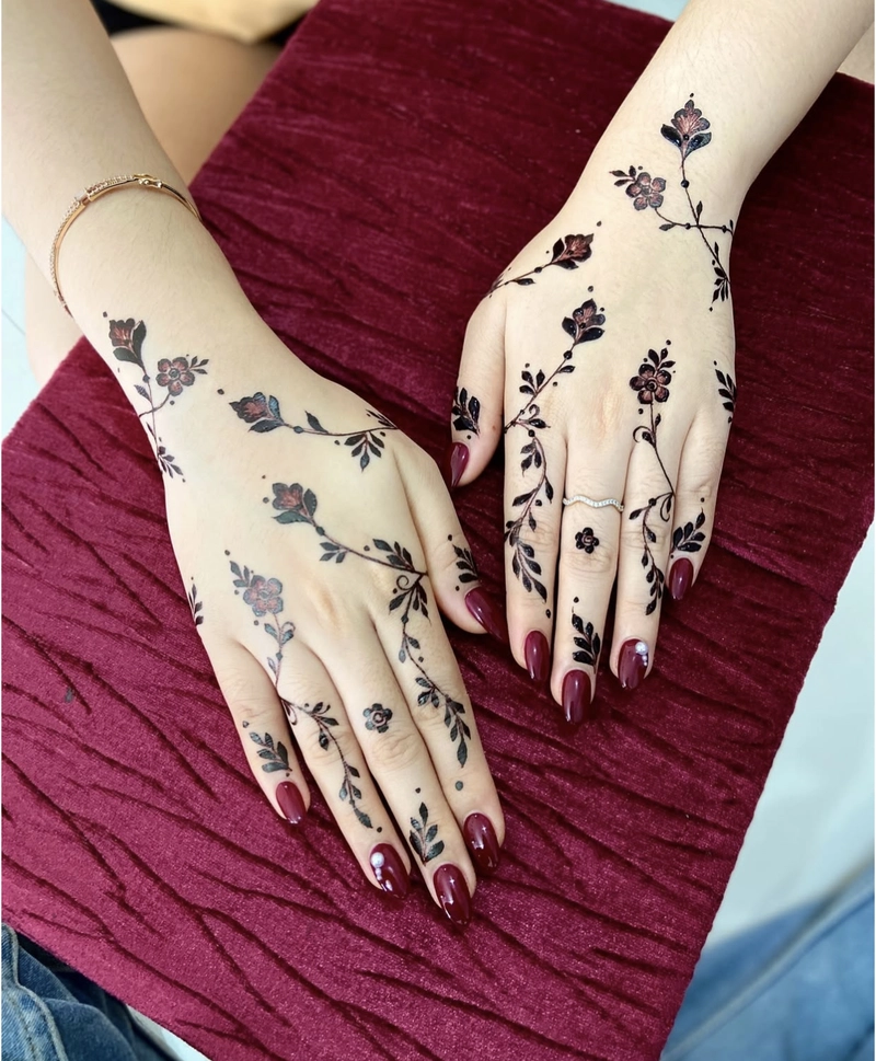 mehndi design in upper hand