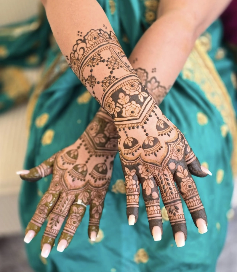 mehndi design jhumka wali