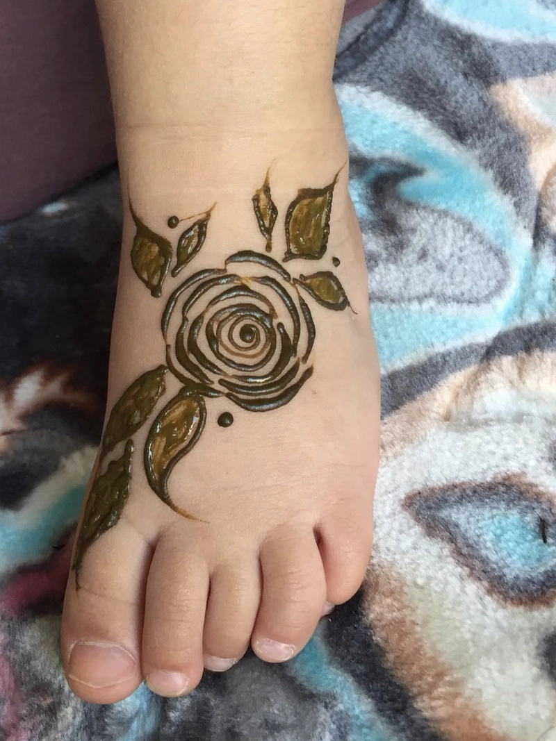 mehndi designs for kids legs