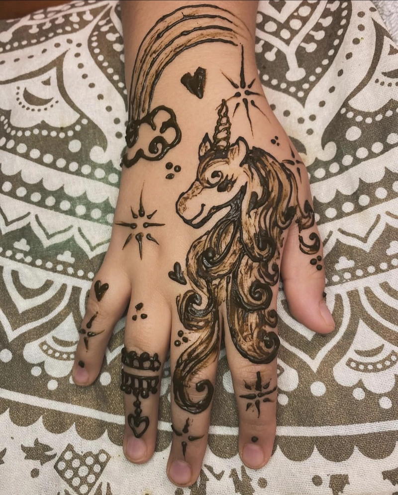 mehndi unicorn design