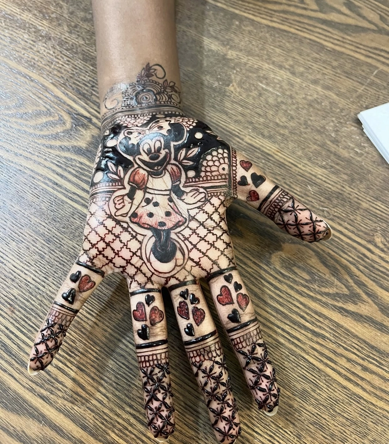 mickey mouse wali mehndi