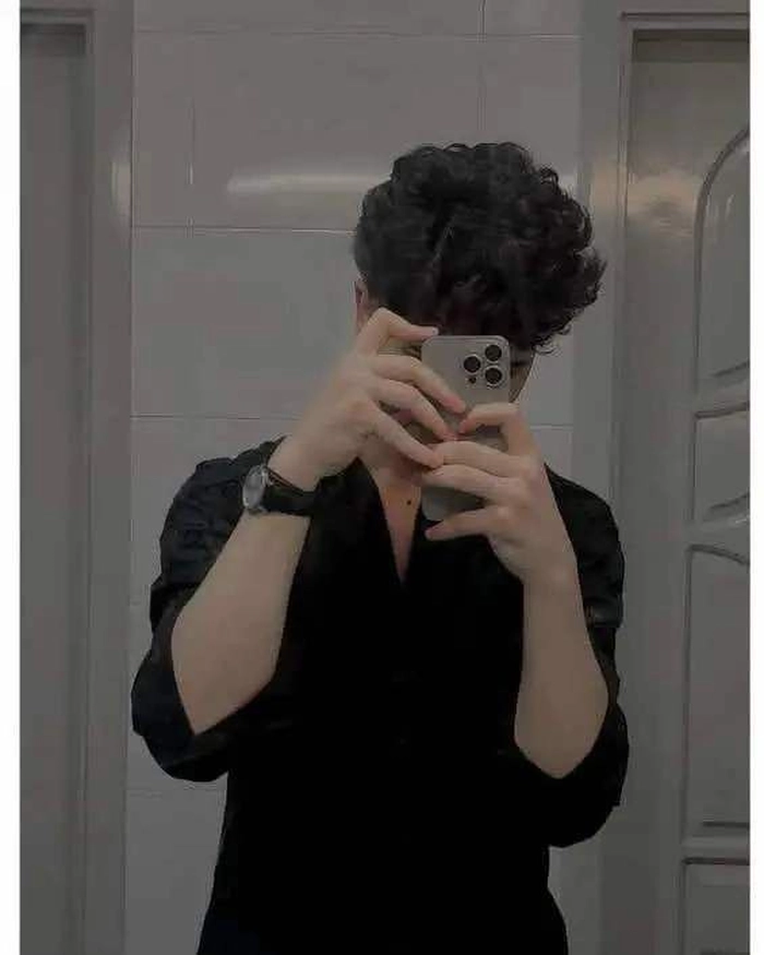 mirror selfie dp for whatsapp