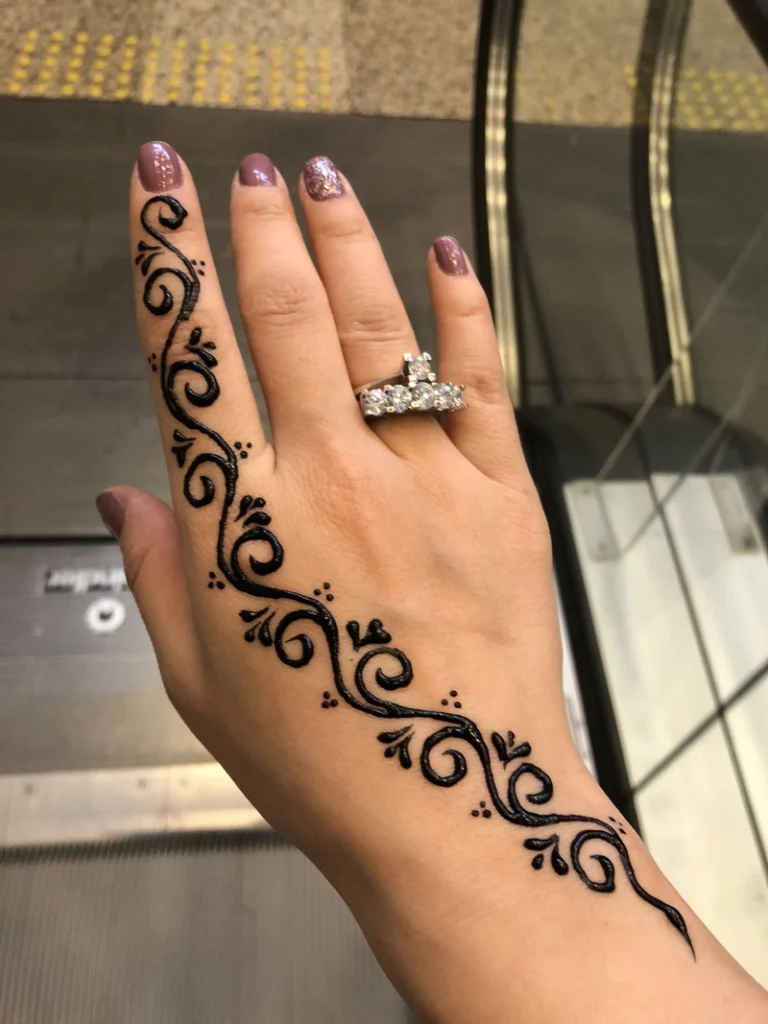one finger mehndi design simple