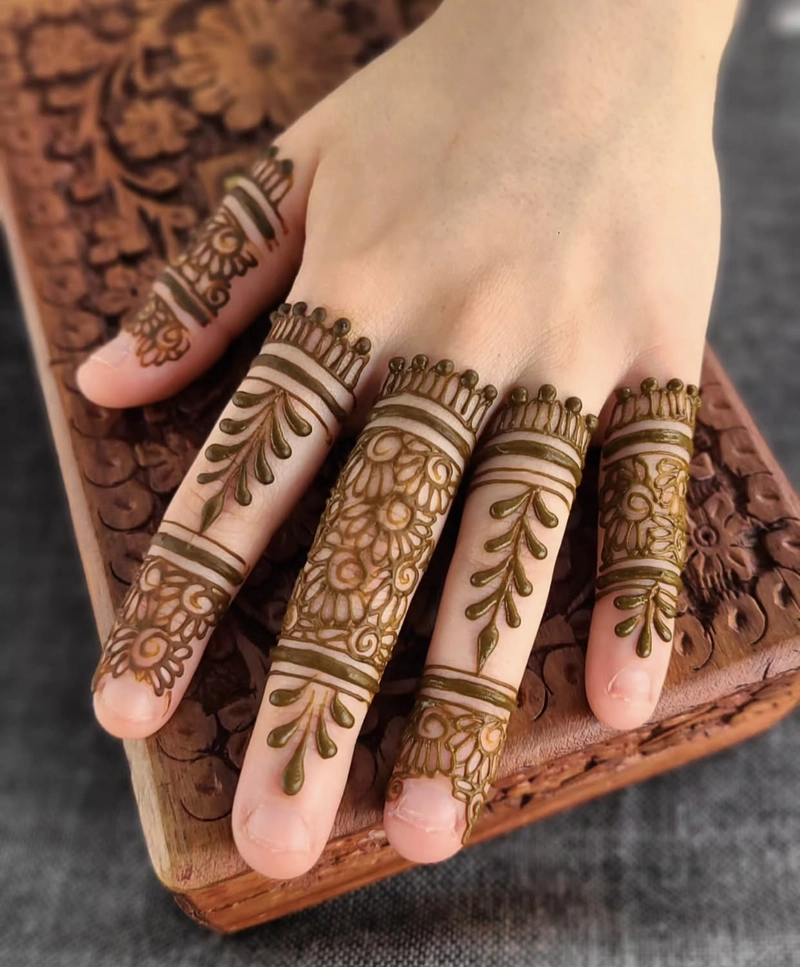 only finger mehndi design front
