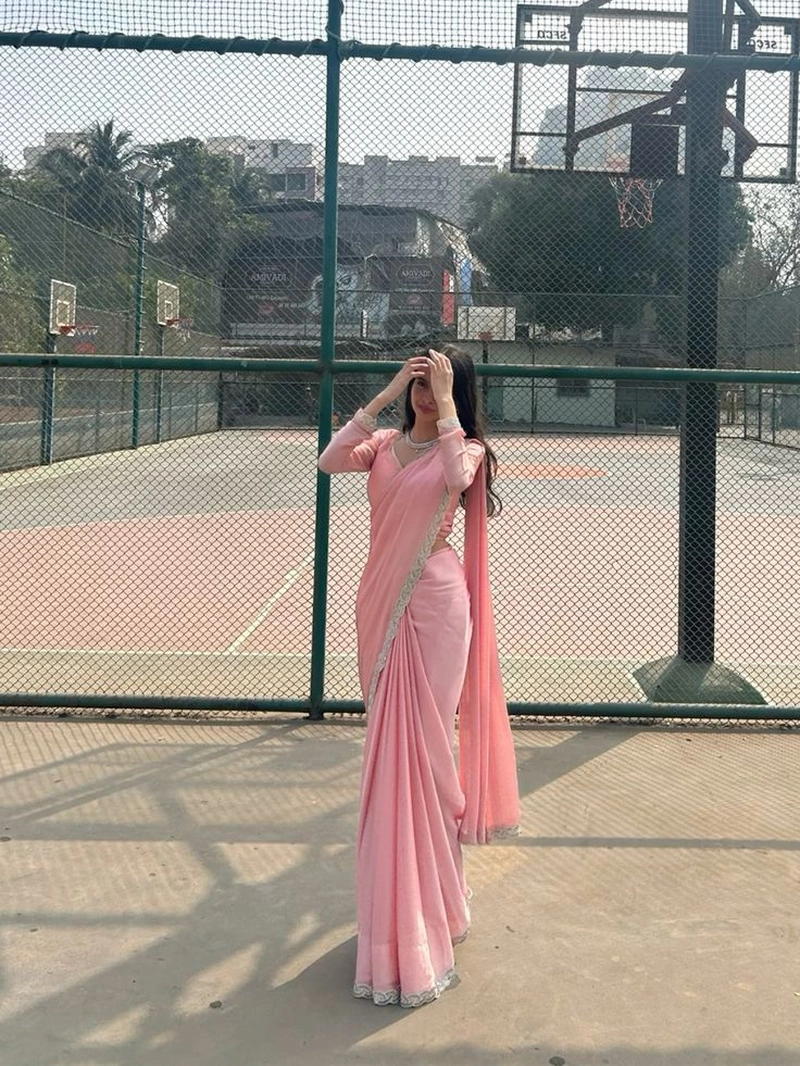 pink saree dp photo