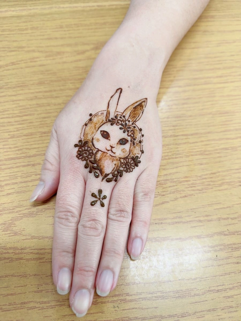 rabbit mehandi ke design