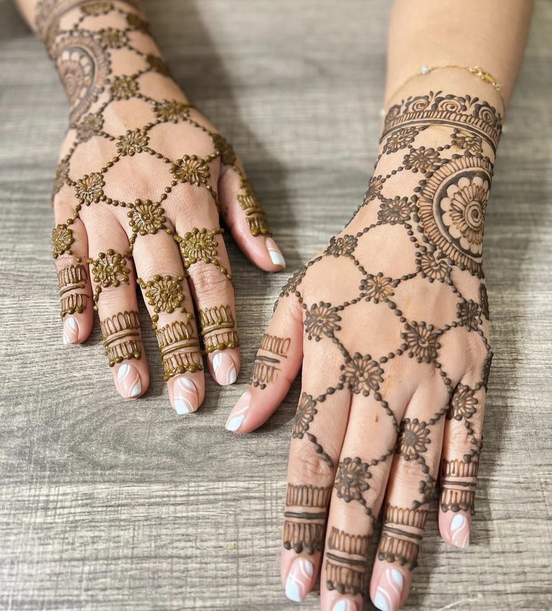 royal checks mehndi design_easy